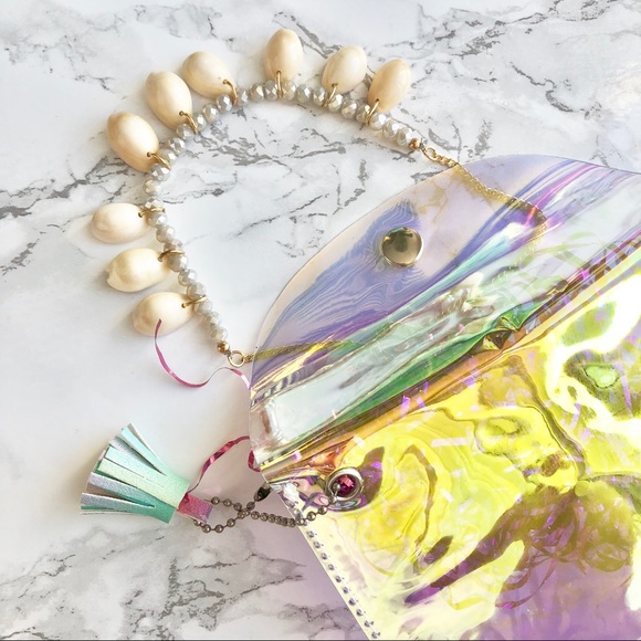 Super Cute Shell Necklace - Picture 4 of 8